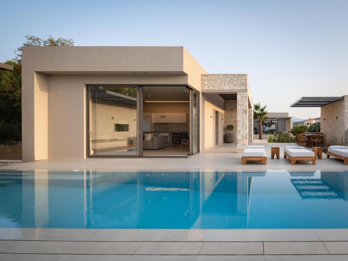 Artemis Seafront Villa, An Evanescence Sea Retreat, By Thinkvilla Tavronitis Exterior foto