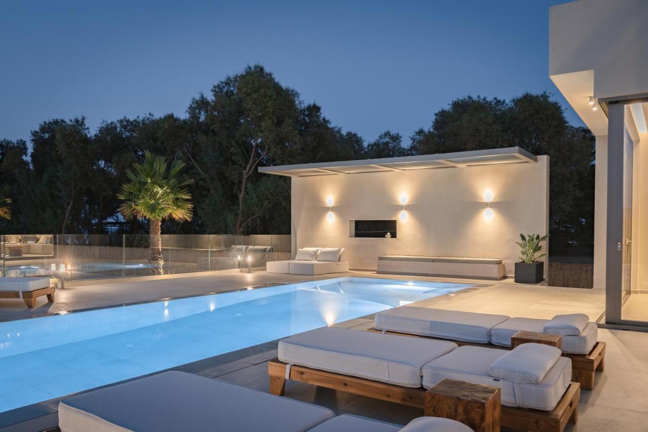 Artemis Seafront Villa, An Evanescence Sea Retreat, By Thinkvilla Tavronitis Exterior foto